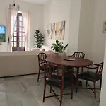 Charming Bright Apartment With Balconies On Cuesta Del Rosario
