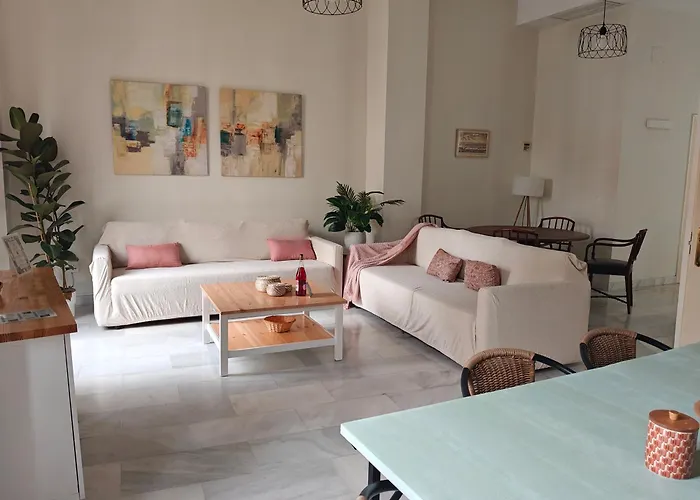 Charming Bright Apartment With Balconies On Cuesta Del Rosario