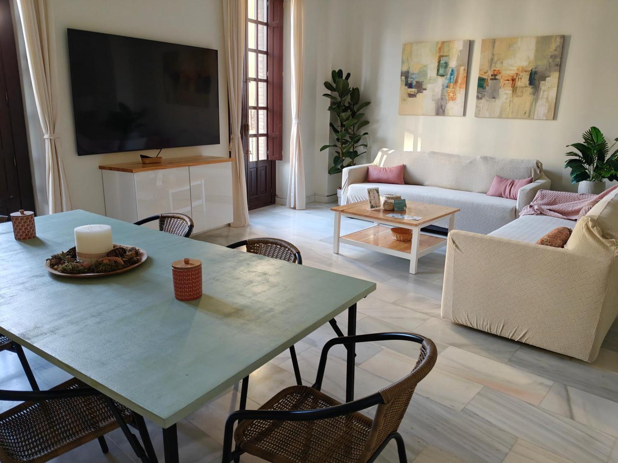 Charming Bright With Balconies On Cuesta Del Rosario Séville
