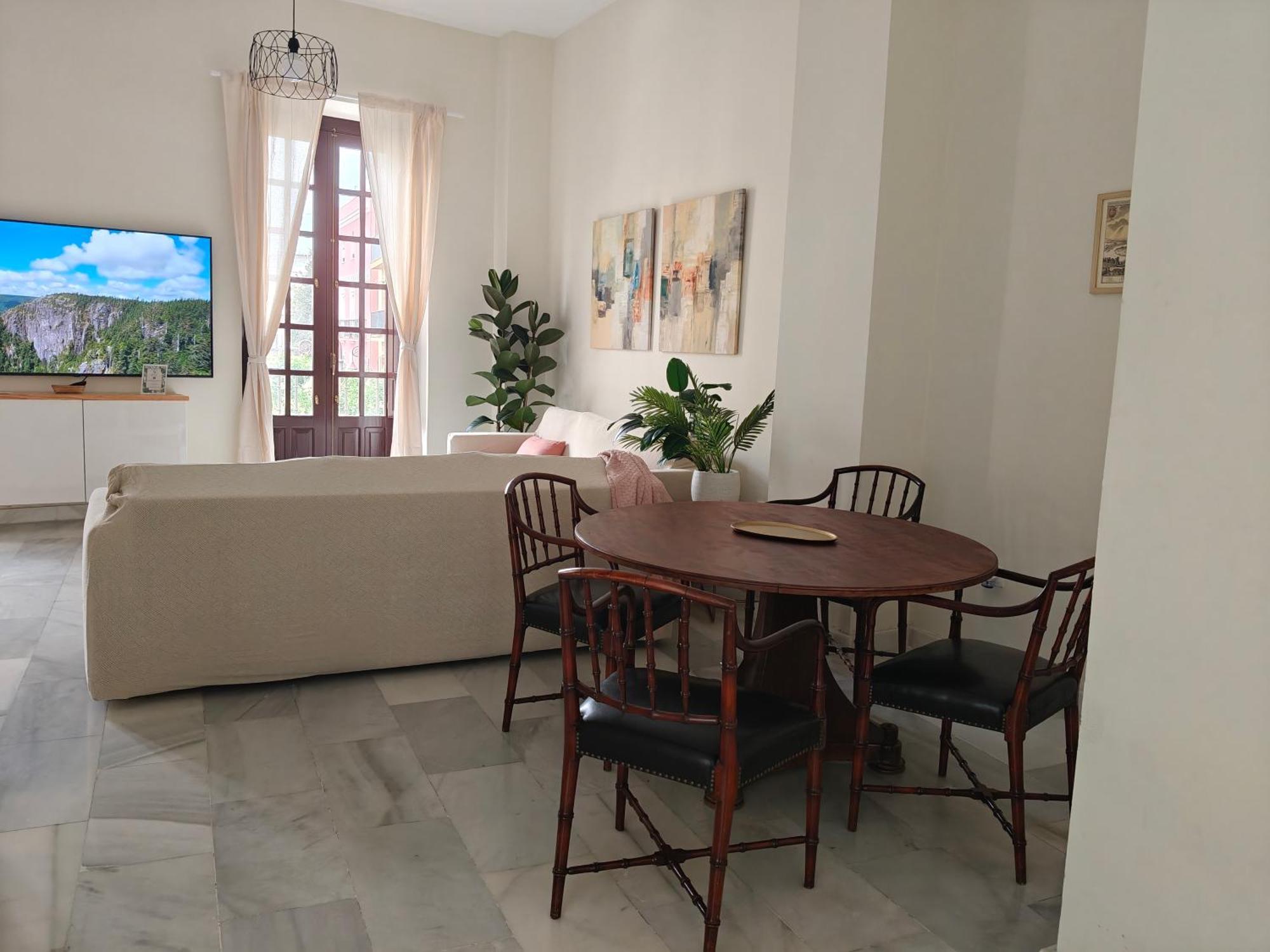 Charming Bright With Balconies On Cuesta Del Rosario Seville